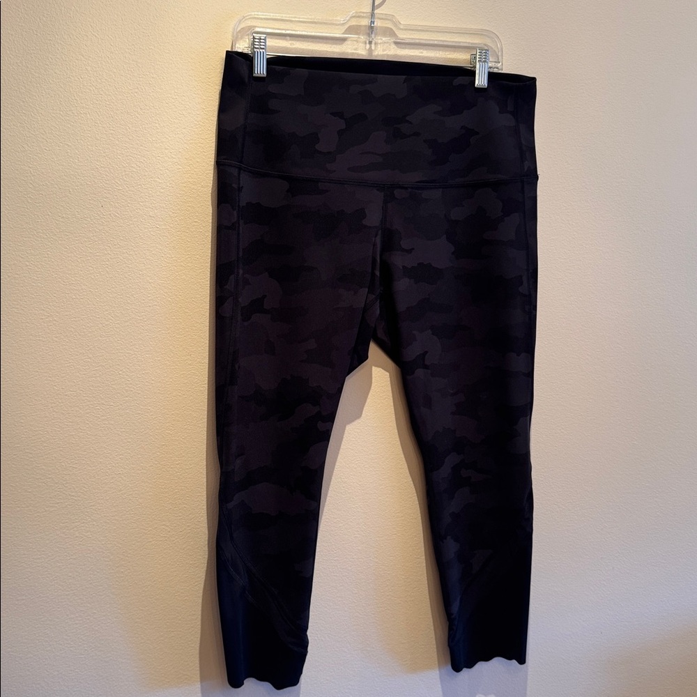 Lululemon - Black Camouflage Leggings - Size 14